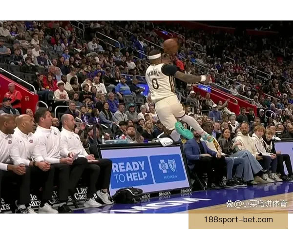 活塞时隔19年再夺东部第一 杜伦贡献16分7篮板乔治砍下20分